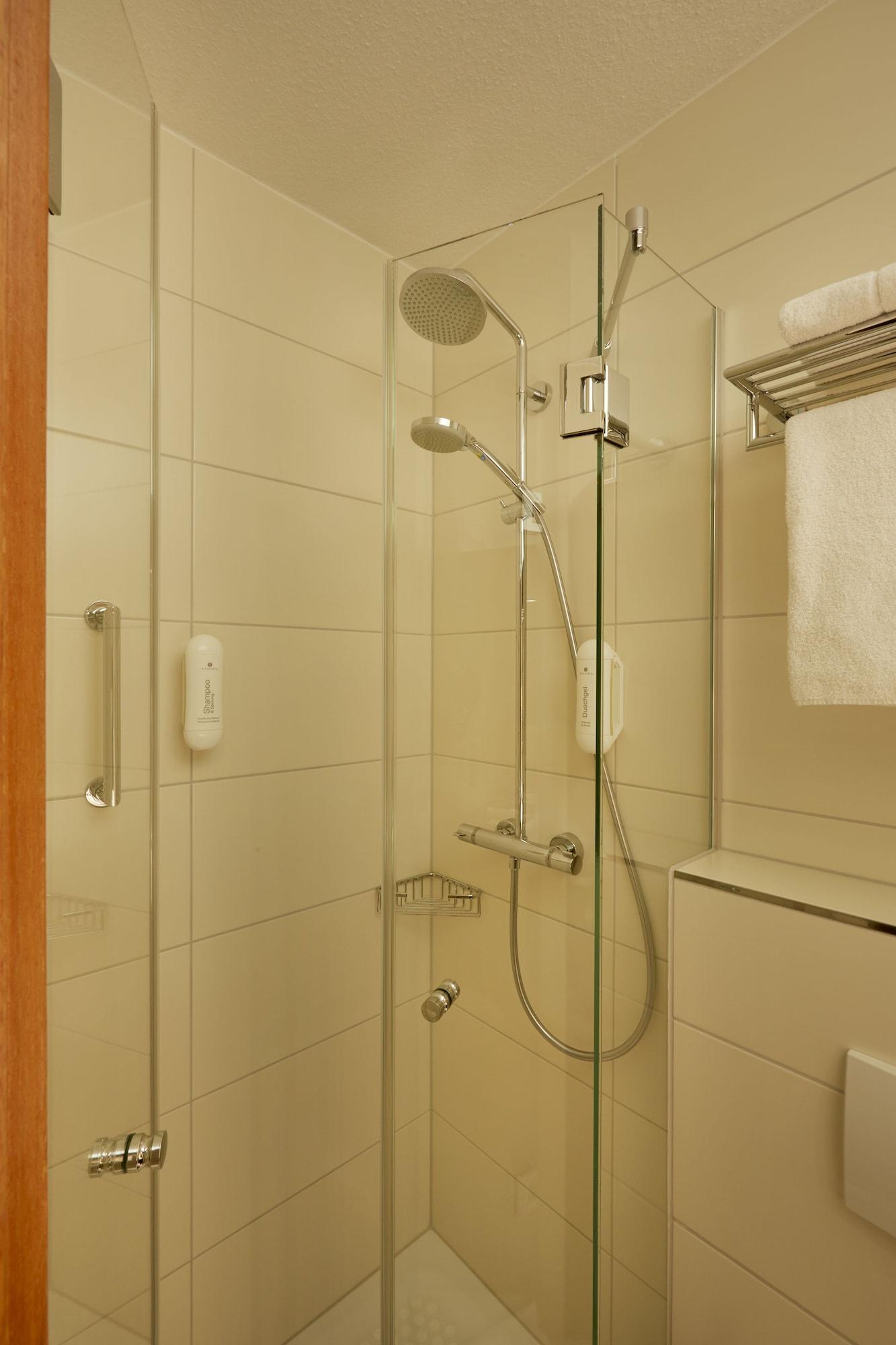 เอช+ โฮเทล เนือร์นแบร์ค Hotel Nuremberg ภายนอก รูปภาพ