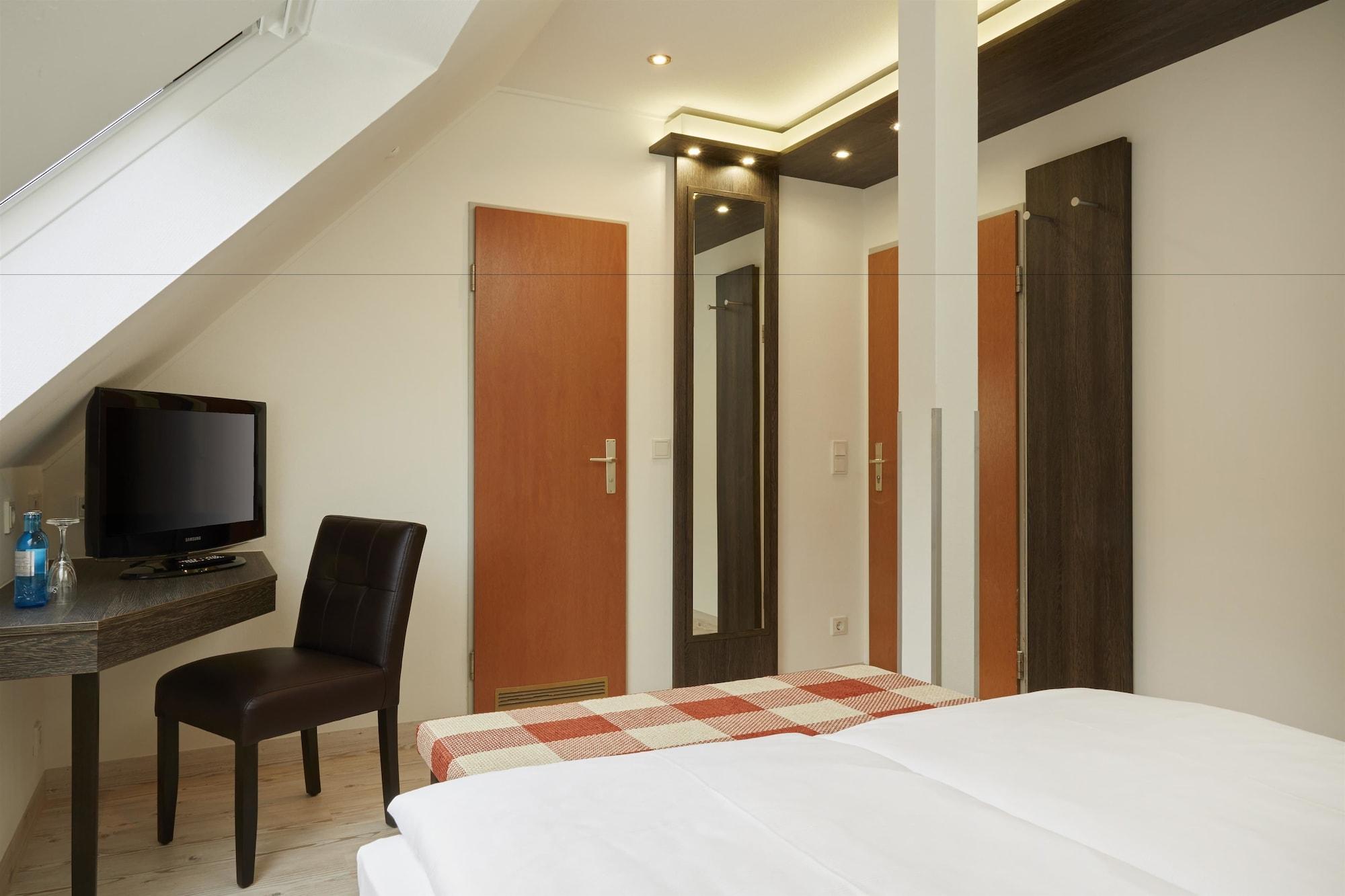เอช+ โฮเทล เนือร์นแบร์ค Hotel Nuremberg ภายนอก รูปภาพ