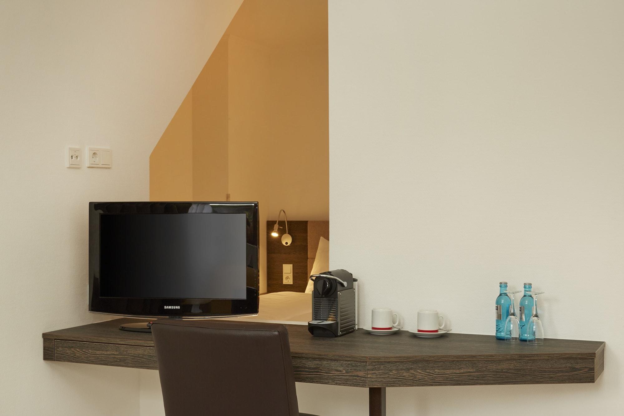 เอช+ โฮเทล เนือร์นแบร์ค Hotel Nuremberg ภายนอก รูปภาพ