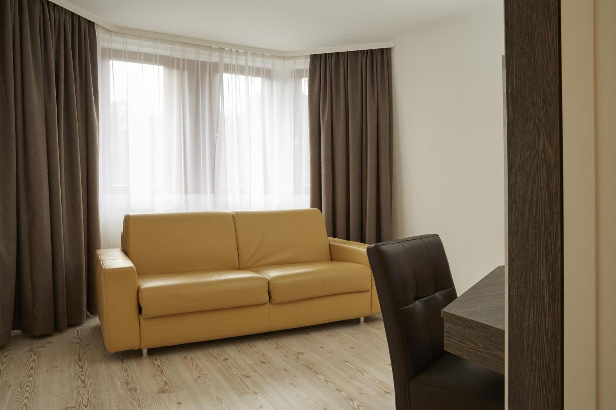 เอช+ โฮเทล เนือร์นแบร์ค Hotel Nuremberg ภายนอก รูปภาพ