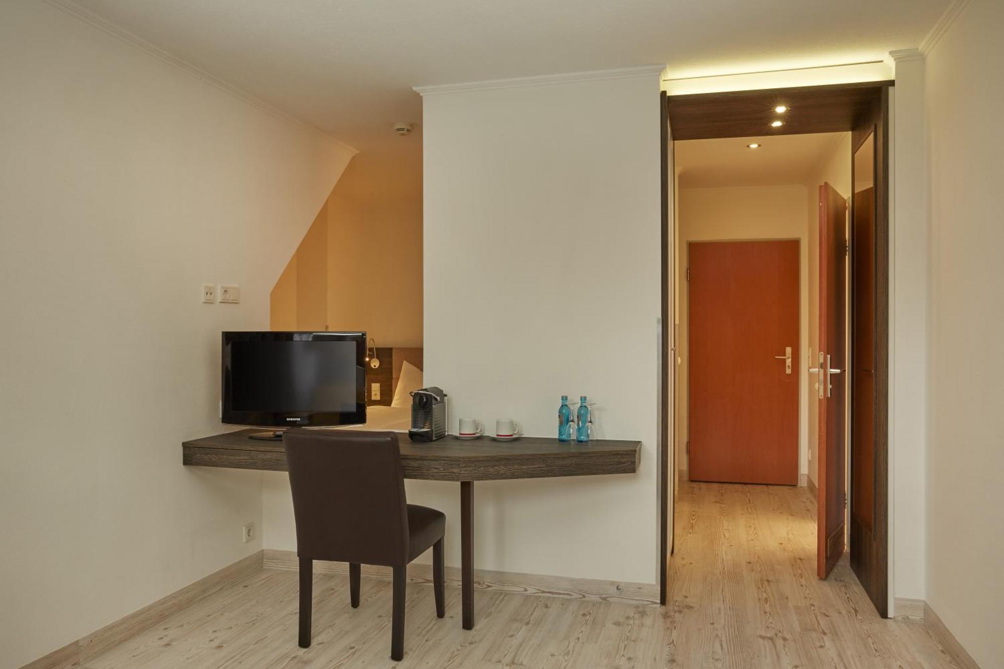 เอช+ โฮเทล เนือร์นแบร์ค Hotel Nuremberg ภายนอก รูปภาพ