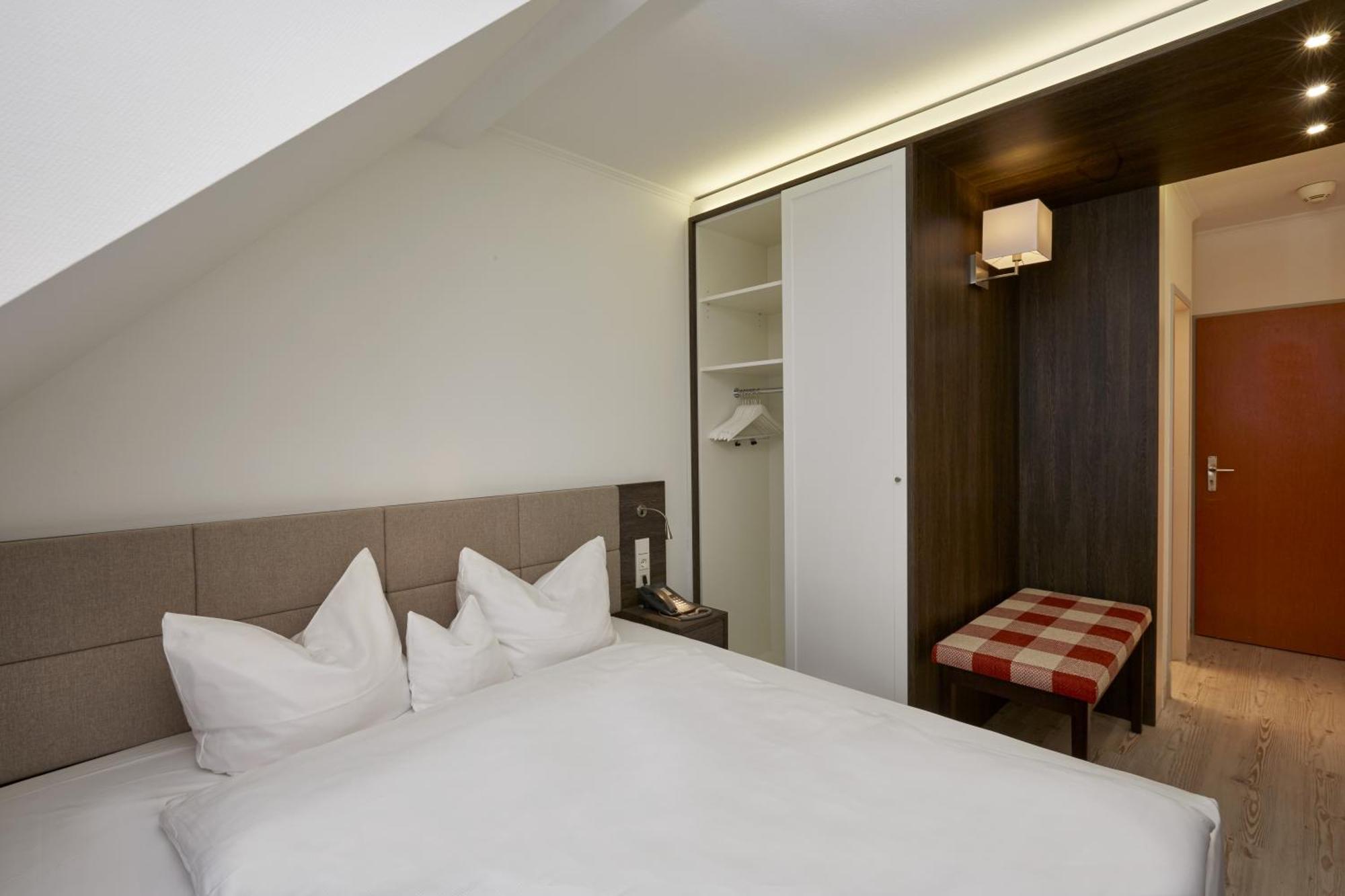 เอช+ โฮเทล เนือร์นแบร์ค Hotel Nuremberg ภายนอก รูปภาพ