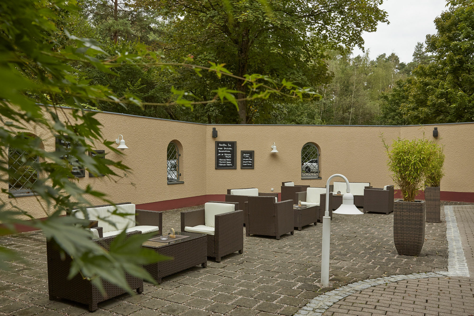เอช+ โฮเทล เนือร์นแบร์ค Hotel Nuremberg ภายนอก รูปภาพ