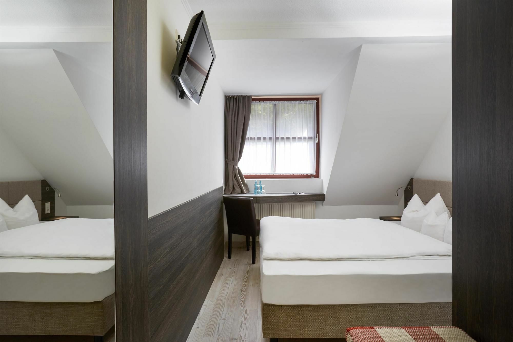 เอช+ โฮเทล เนือร์นแบร์ค Hotel Nuremberg ภายนอก รูปภาพ