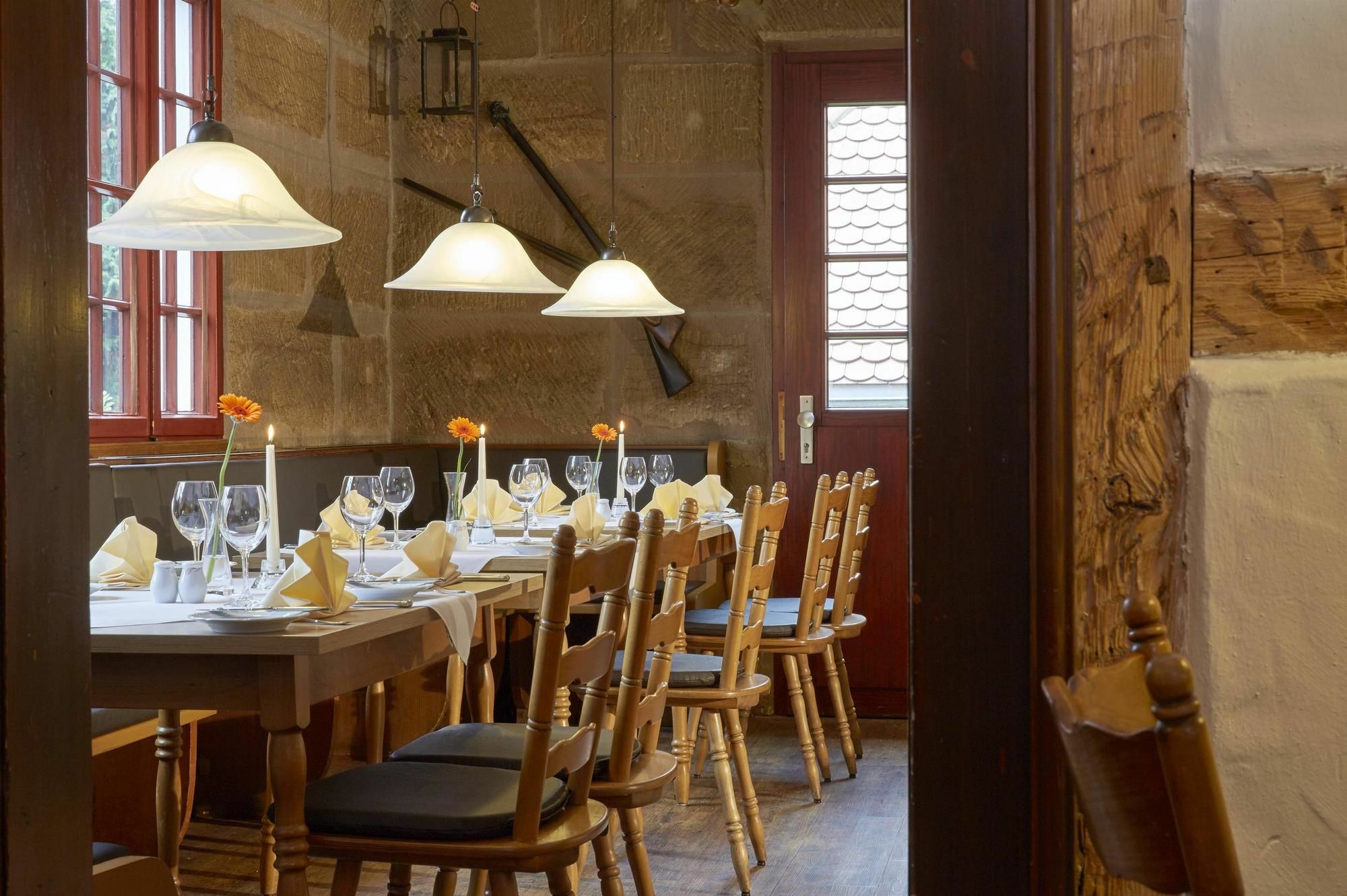 เอช+ โฮเทล เนือร์นแบร์ค Hotel Nuremberg ภายนอก รูปภาพ