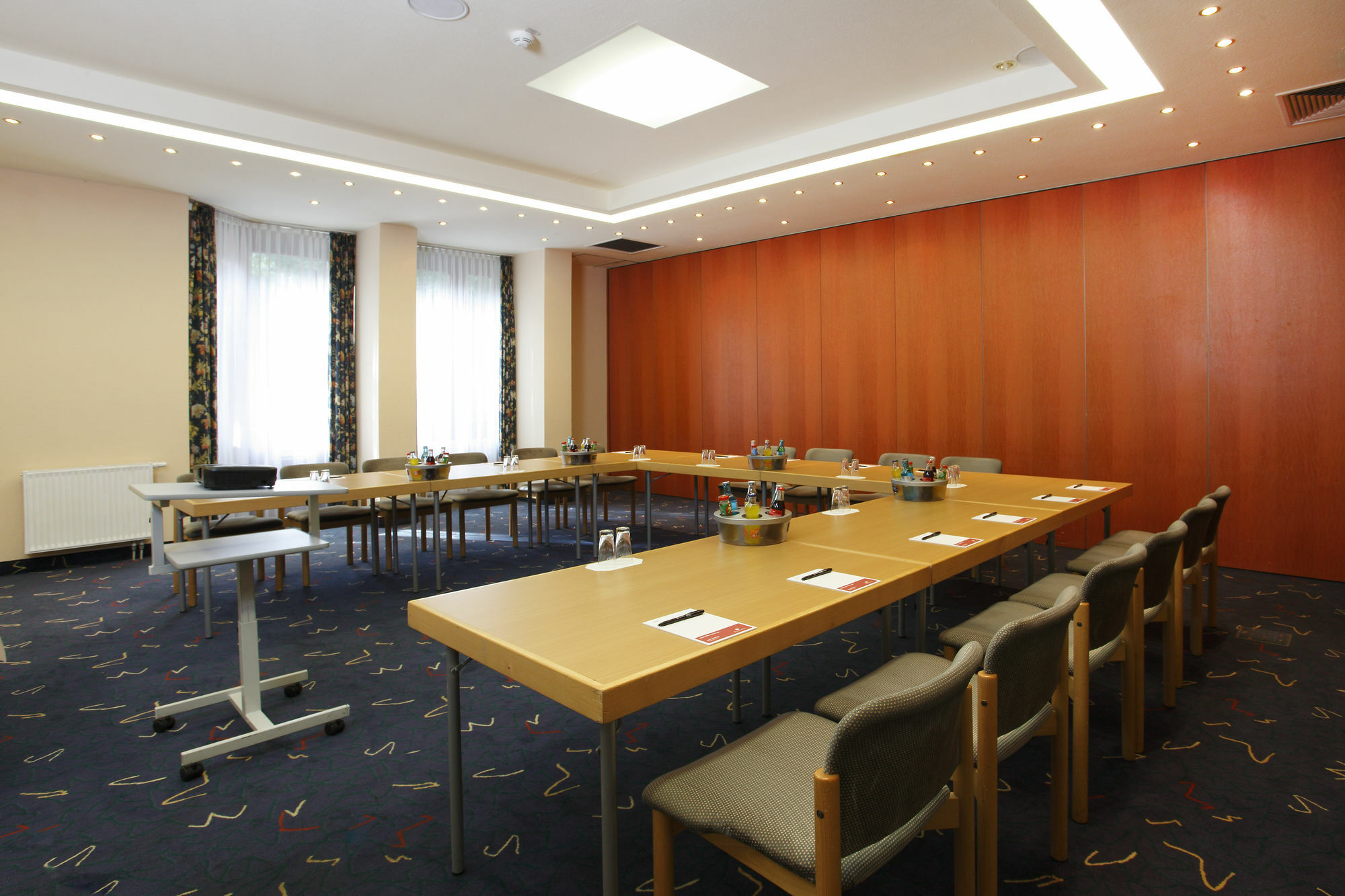 เอช+ โฮเทล เนือร์นแบร์ค Hotel Nuremberg ภายนอก รูปภาพ