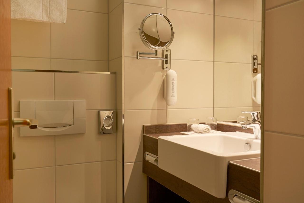 เอช+ โฮเทล เนือร์นแบร์ค Hotel Nuremberg ห้อง รูปภาพ